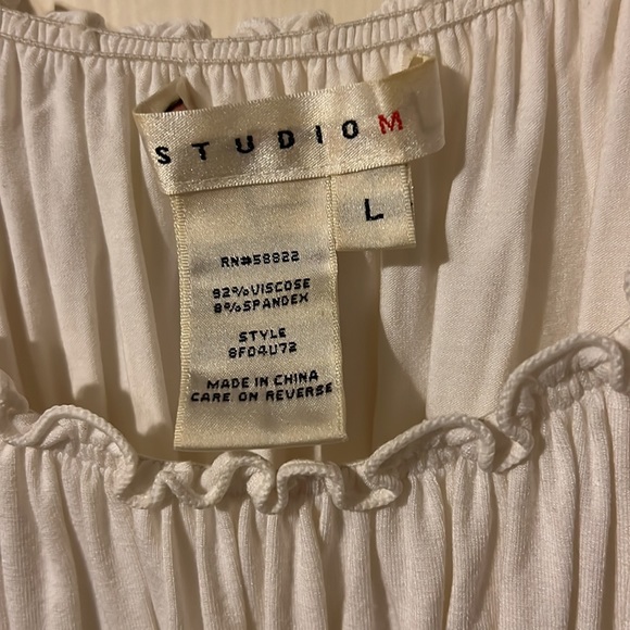 Cute White Top - Picture 3 of 4